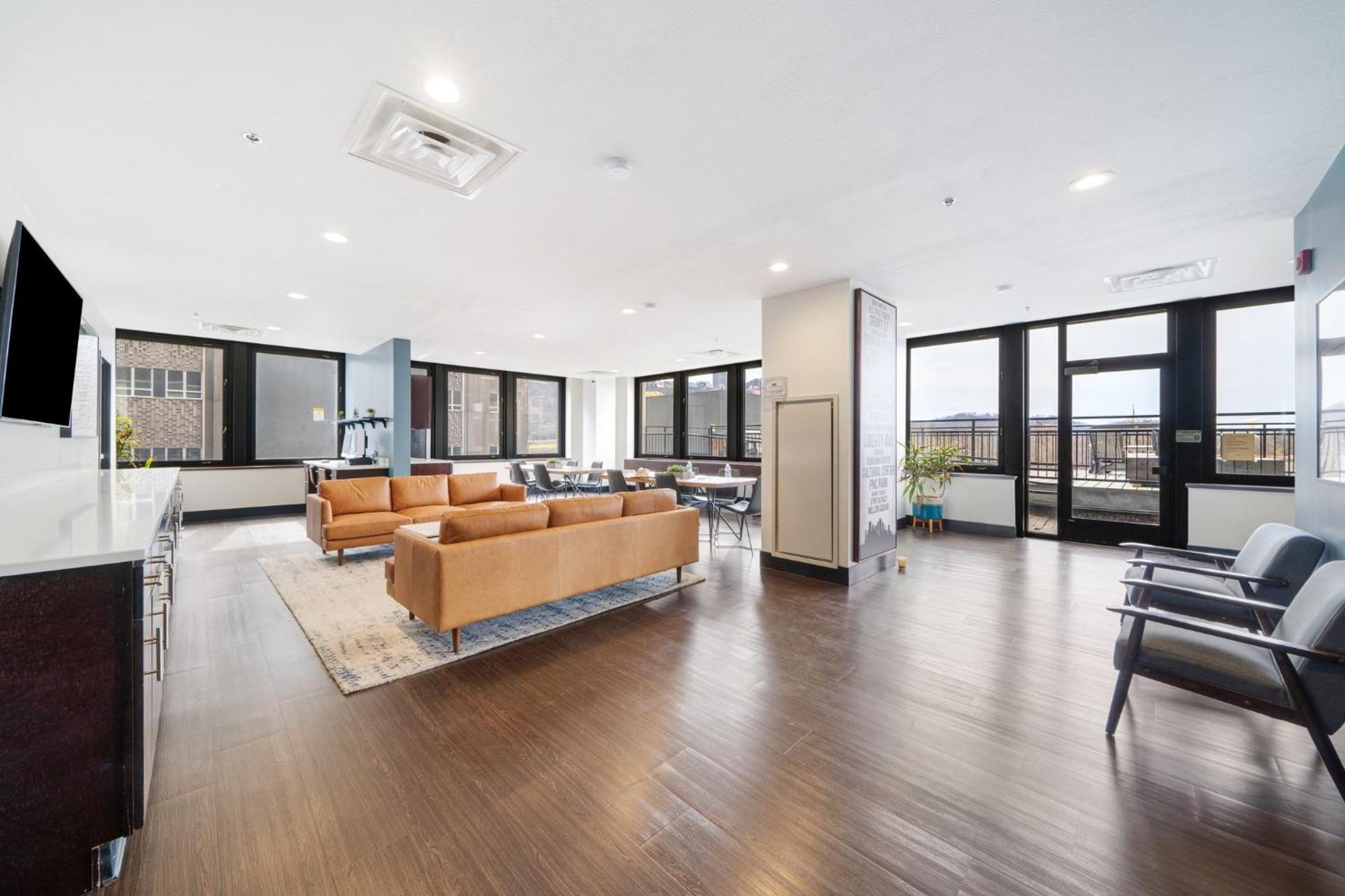 Sprawling Stadium Views Wonderful Location 24-7 Parking Gym Lounge พิตต์สเบิร์ก ภายนอก รูปภาพ